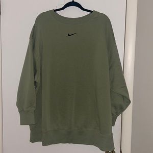 NWOT Nike sweatshirt